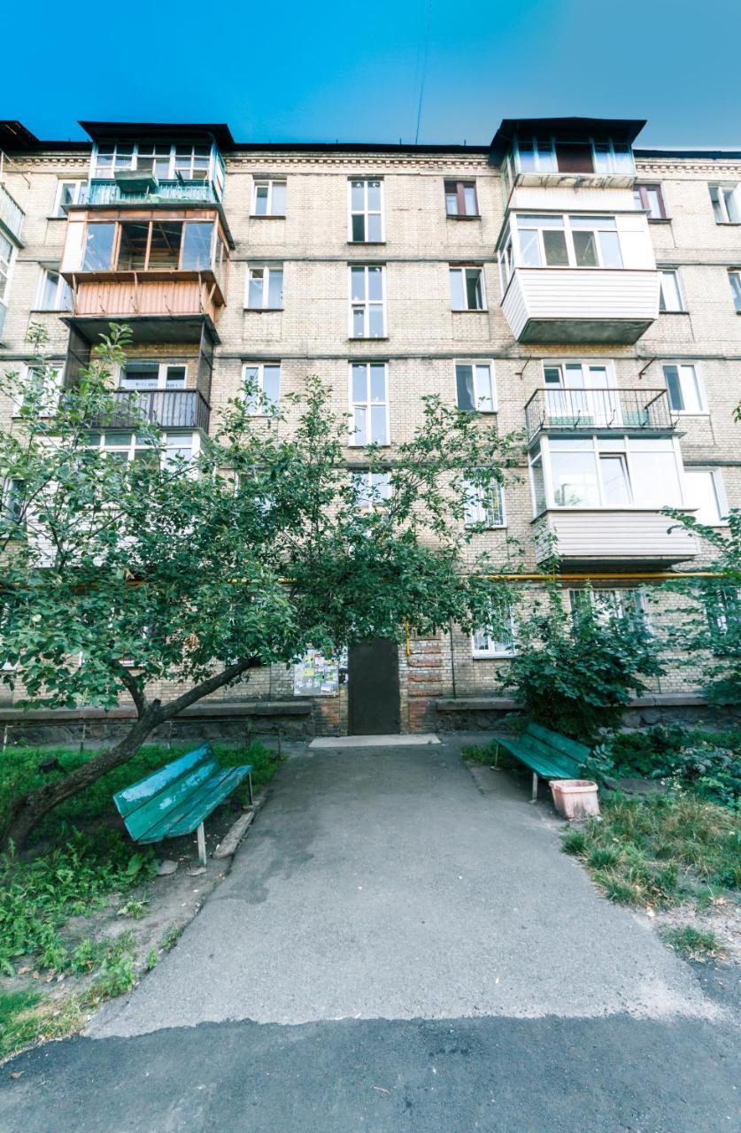 Apartment Near Metro Station Darnitsa Kyiv Exterior photo